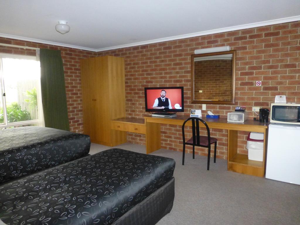 Inverloch Central Motor Inn Exterior photo
