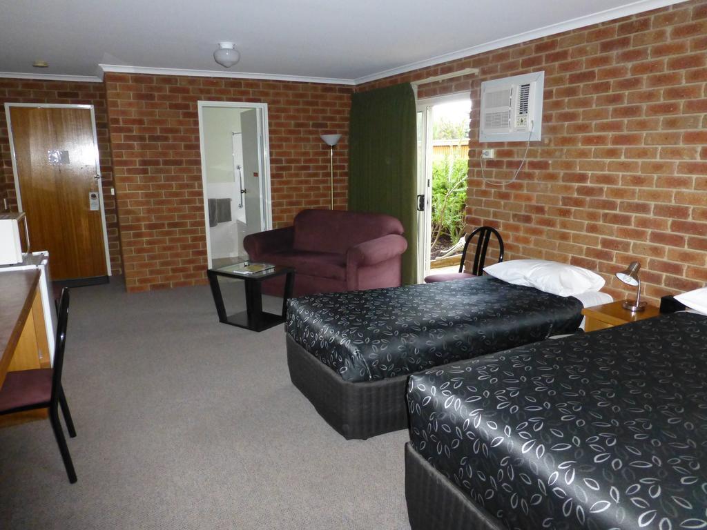 Inverloch Central Motor Inn Exterior photo
