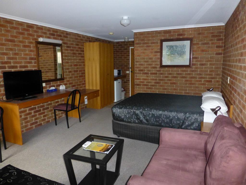 Inverloch Central Motor Inn Exterior photo